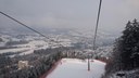 Weltcupstrecke mit Blick auf das frischverschneite Lienz